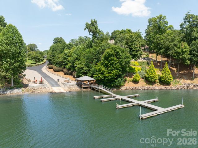 128 S Harbor Watch Drive, Statesville, NC 28677