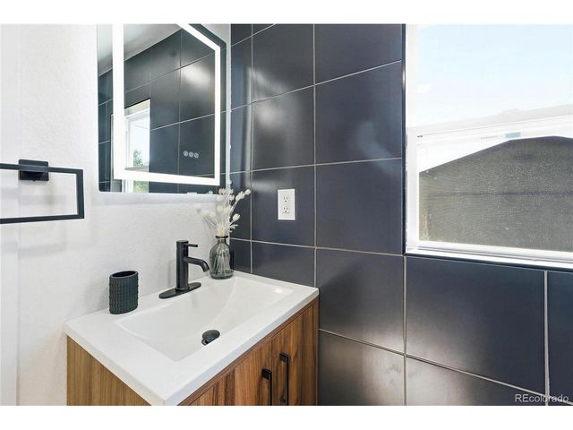 6608 Hooker St, Denver, CO 80221