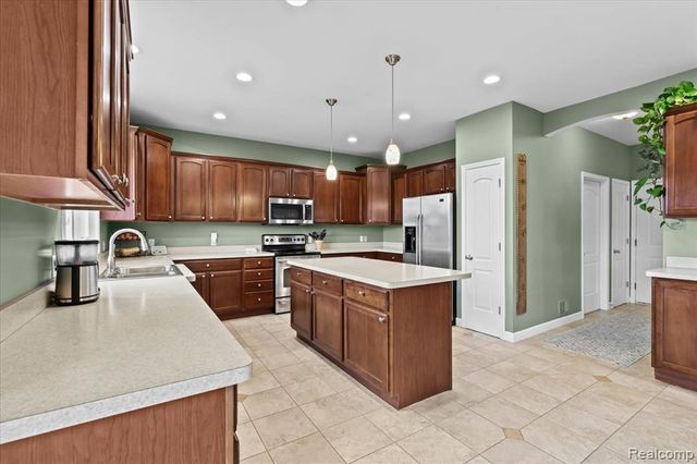 51412 Mauro Lane, Macomb, MI 48042