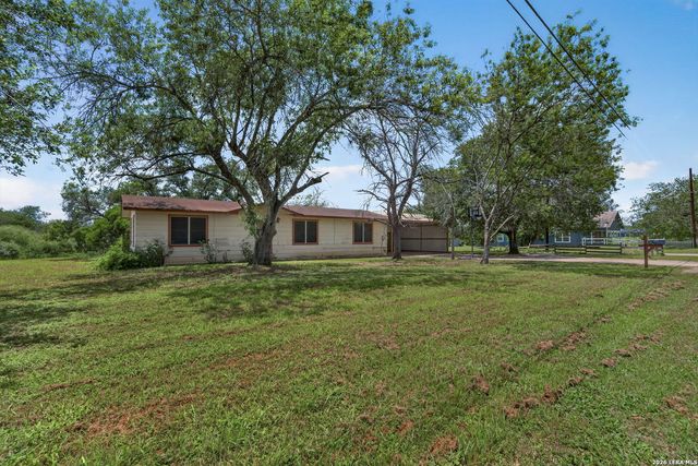 2912 Brown, Jourdanton, TX 78026