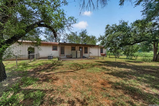 2912 Brown, Jourdanton, TX 78026