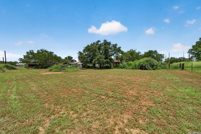2912 Brown, Jourdanton, TX 78026