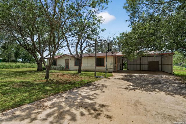 2912 Brown, Jourdanton, TX 78026