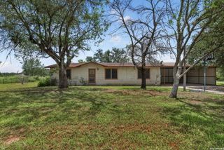 2912 Brown, Jourdanton, TX 78026