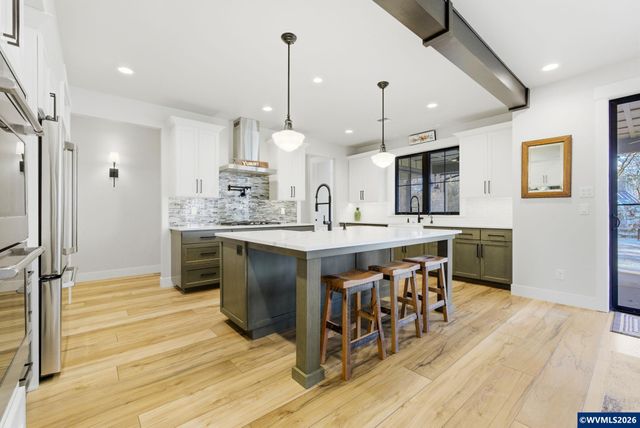 3694 View Top Ln SE, Turner, OR 97392