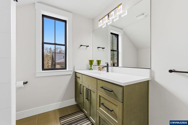 3694 View Top Ln SE, Turner, OR 97392