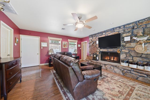 4248 W Pilot Drive, Hulbert, OK 74441
