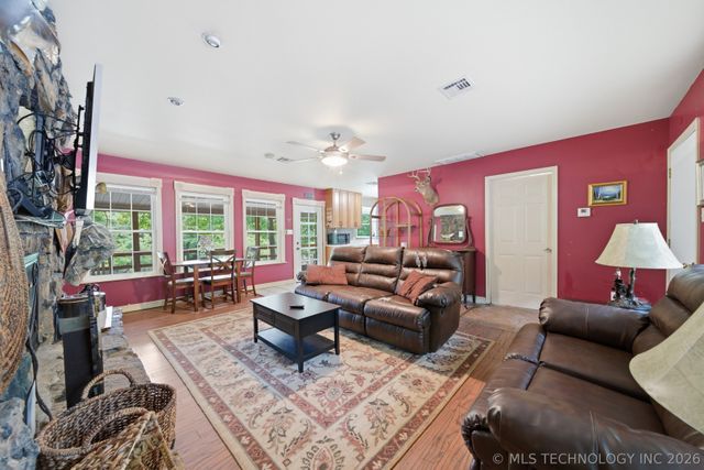 4248 W Pilot Drive, Hulbert, OK 74441