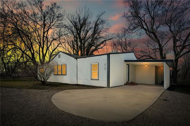 210 W Grand Street, Gardner, KS 66030