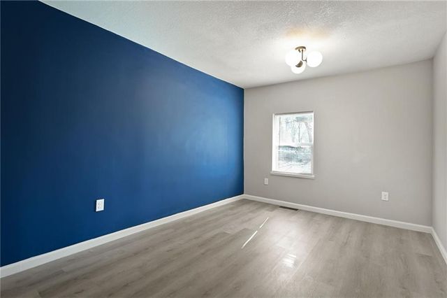 210 W Grand Street, Gardner, KS 66030