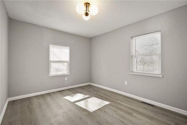 210 W Grand Street, Gardner, KS 66030