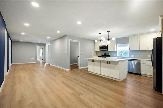 210 W Grand Street, Gardner, KS 66030