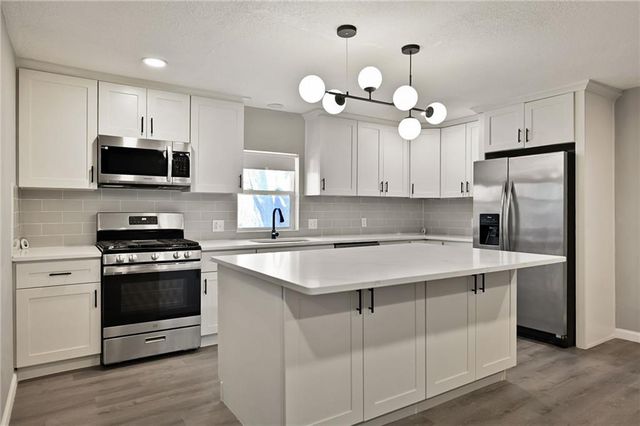 210 W Grand Street, Gardner, KS 66030