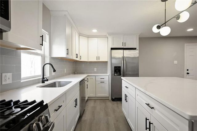 210 W Grand Street, Gardner, KS 66030