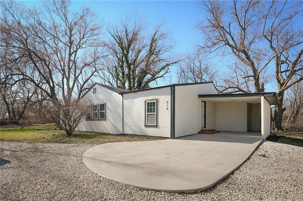 210 W Grand Street, Gardner, KS 66030