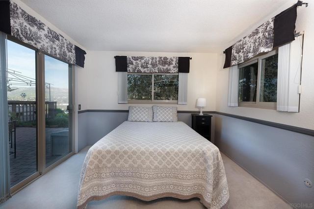 12455 Ridgeton Dr., Lakeside, CA 92040