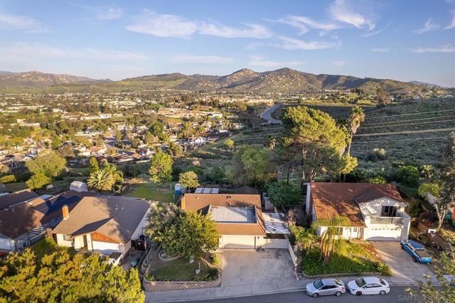 12455 Ridgeton Dr., Lakeside, CA 92040