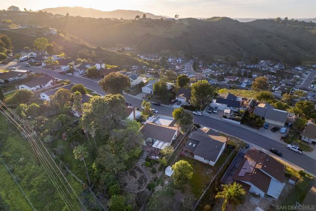 12455 Ridgeton Dr., Lakeside, CA 92040