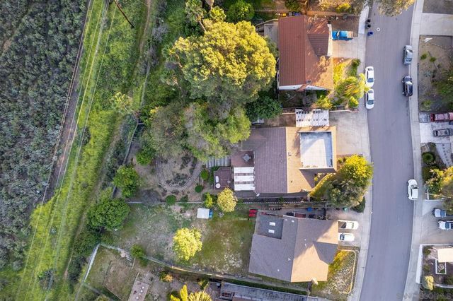 12455 Ridgeton Dr., Lakeside, CA 92040