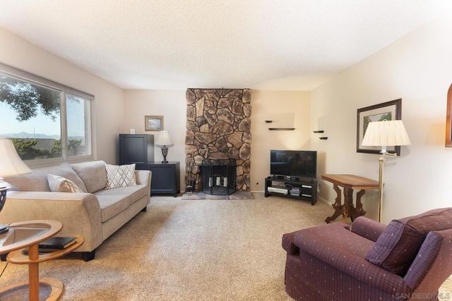 12455 Ridgeton Dr., Lakeside, CA 92040