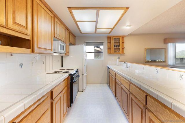 12455 Ridgeton Dr., Lakeside, CA 92040