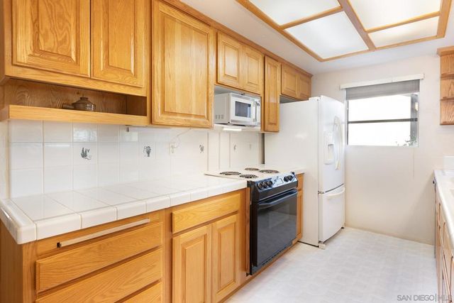 12455 Ridgeton Dr., Lakeside, CA 92040