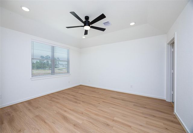 1976 Longmire Villas Court, Conroe, TX 77304