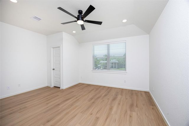 1976 Longmire Villas Court, Conroe, TX 77304