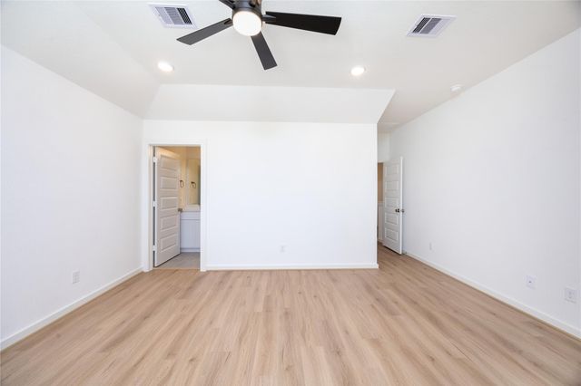 1976 Longmire Villas Court, Conroe, TX 77304