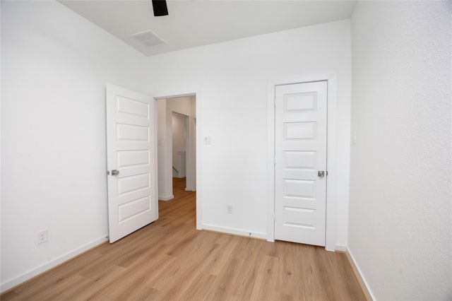 1976 Longmire Villas Court, Conroe, TX 77304