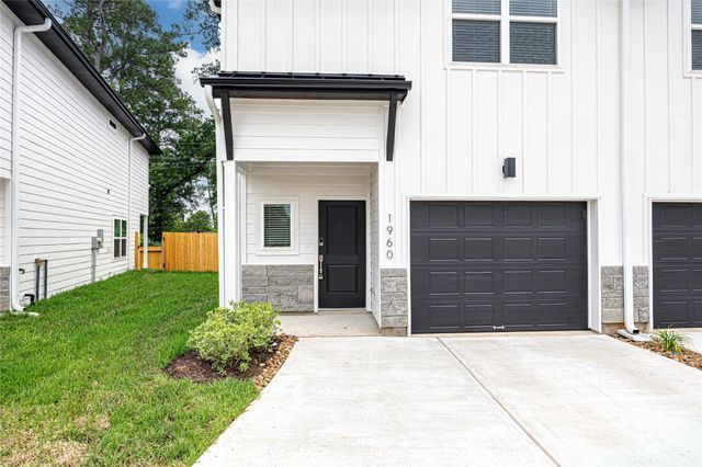 1976 Longmire Villas Court, Conroe, TX 77304