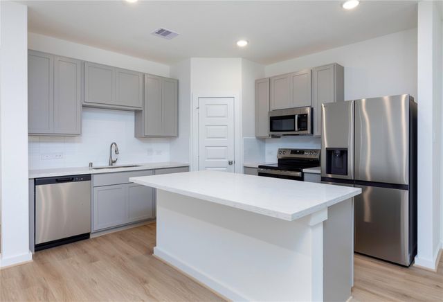 1976 Longmire Villas Court, Conroe, TX 77304