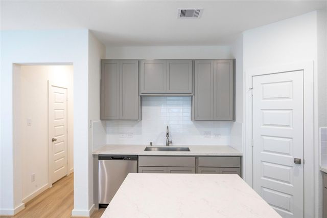 1976 Longmire Villas Court, Conroe, TX 77304