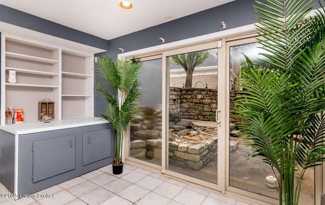 8108 Bohannon Station Rd, Louisville, KY 40291