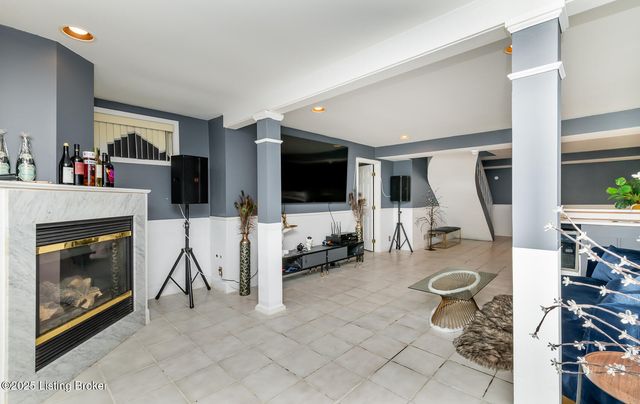 8108 Bohannon Station Rd, Louisville, KY 40291