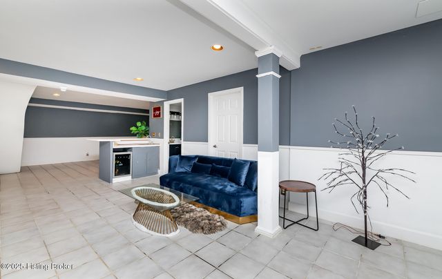 8108 Bohannon Station Rd, Louisville, KY 40291