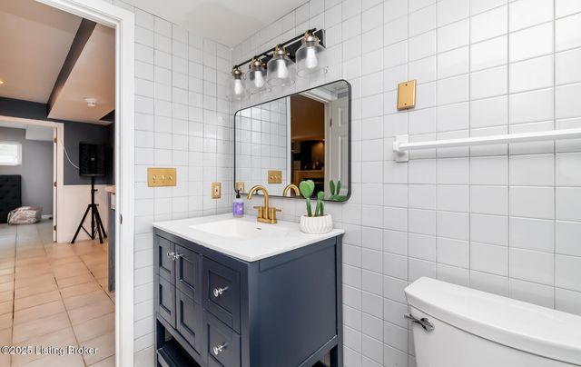 8108 Bohannon Station Rd, Louisville, KY 40291