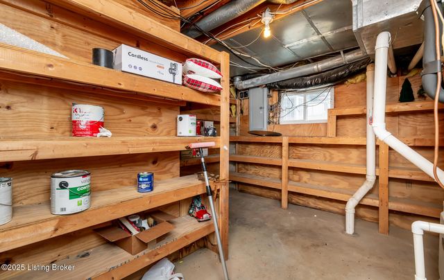 8108 Bohannon Station Rd, Louisville, KY 40291