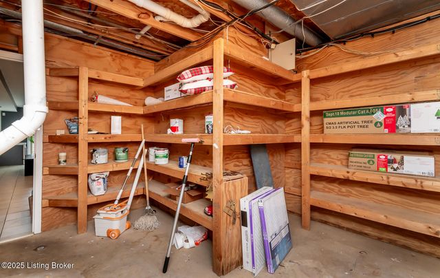 8108 Bohannon Station Rd, Louisville, KY 40291