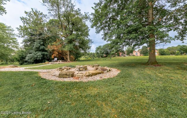 8108 Bohannon Station Rd, Louisville, KY 40291