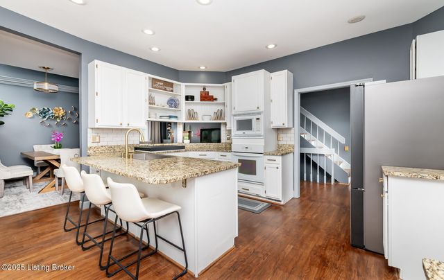 8108 Bohannon Station Rd, Louisville, KY 40291