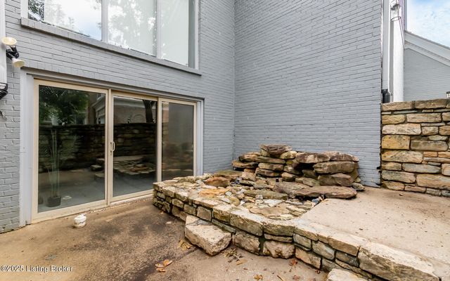 8108 Bohannon Station Rd, Louisville, KY 40291