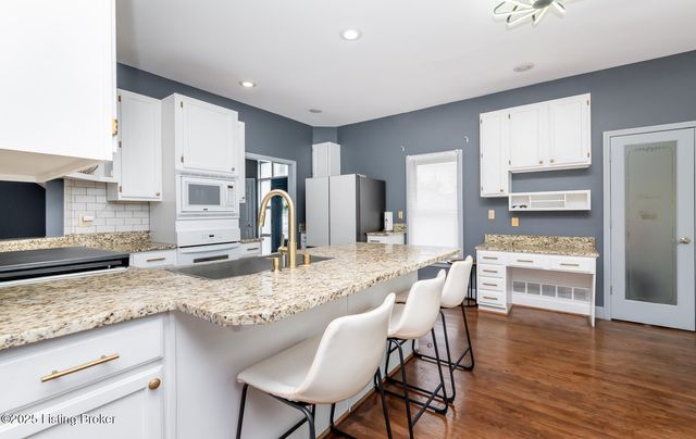 8108 Bohannon Station Rd, Louisville, KY 40291