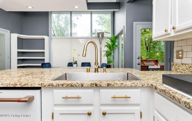 8108 Bohannon Station Rd, Louisville, KY 40291