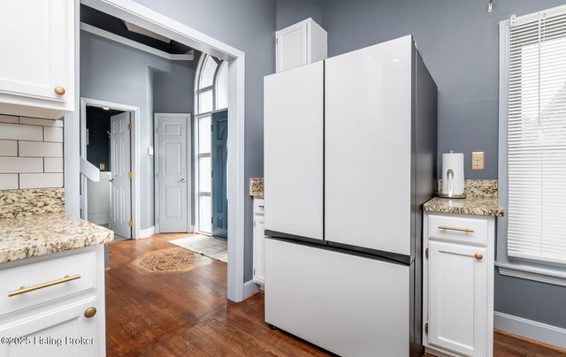 8108 Bohannon Station Rd, Louisville, KY 40291