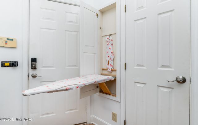 8108 Bohannon Station Rd, Louisville, KY 40291