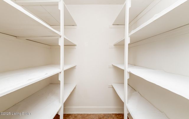 8108 Bohannon Station Rd, Louisville, KY 40291