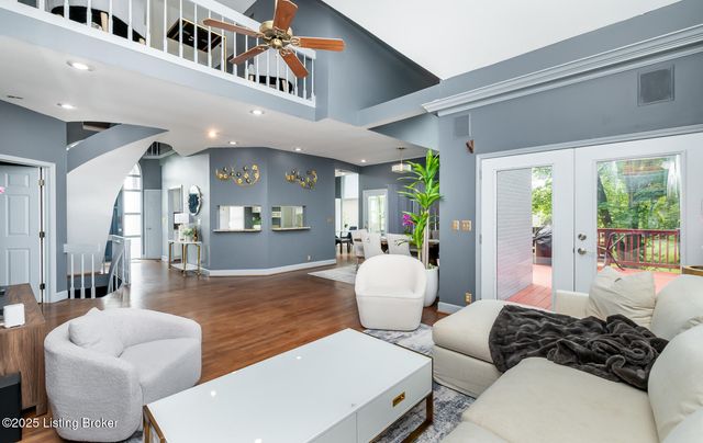 8108 Bohannon Station Rd, Louisville, KY 40291