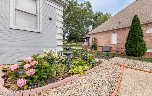 8108 Bohannon Station Rd, Louisville, KY 40291