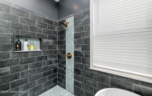 8108 Bohannon Station Rd, Louisville, KY 40291